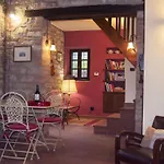 Casa vacanze Altes Steinhaus Mit Garten By Interhome Corciano