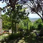 Casa vacanze Altes Steinhaus Mit Garten By Interhome Corciano