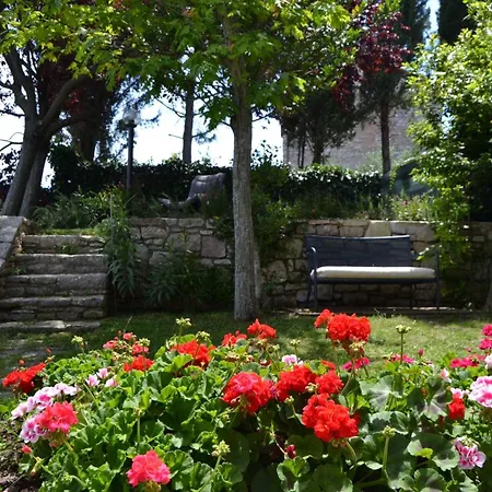 Altes Steinhaus Mit Garten By Interhome *