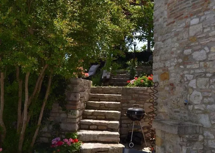 Altes Steinhaus Mit Garten By Interhome *