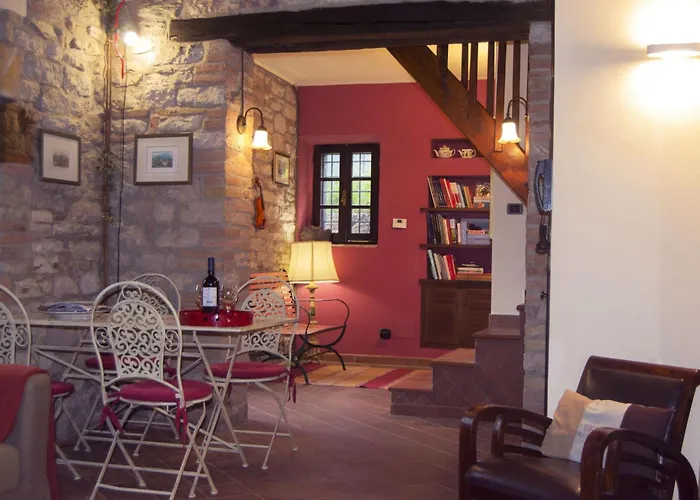 Casa de Férias Altes Steinhaus Mit Garten By Interhome Corciano